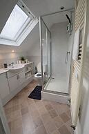 Sleeps8-familyfriendly-freeparking-30mintoheathrow