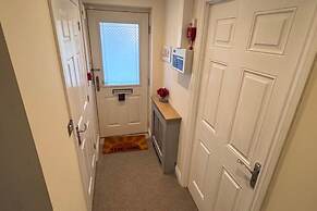 Sleeps8-familyfriendly-freeparking-30mintoheathrow