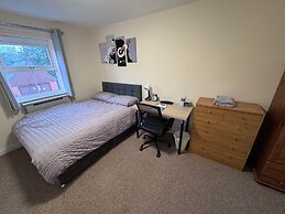 Sleeps8-familyfriendly-freeparking-30mintoheathrow