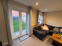 Sleeps8-familyfriendly-freeparking-30mintoheathrow