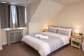 Sleeps8-familyfriendly-freeparking-30mintoheathrow