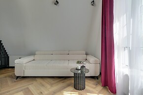 Old Town Chlebnicka Attic by Downtown Apartments