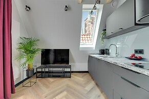 Old Town Chlebnicka Attic by Downtown Apartments