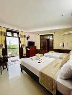 Nam Phuong Riverside Villa