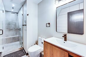 Hike, Ski & Explore: Serene Danbury Cabin w/ Sauna