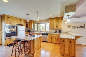 Hot Tub, Views & Private Dock: Polson Haven!