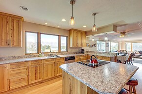 Hot Tub, Views & Private Dock: Polson Haven!