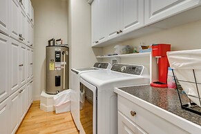 Explore Historic Dtwn! Walkable Loft in Murphy