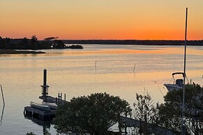 Dock + Water Access: Charlestown Beach Escape!