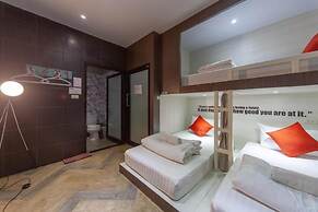 Sleep Walker Poshtel