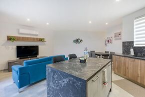 Xag ra Escape Penthouse With Views Pool Access