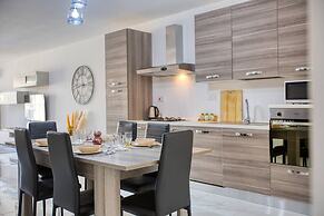 Apartment in Marsalforn Beaches Seaside Dining