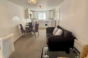 2 Bed Apartment-sleeps 4-free Parking