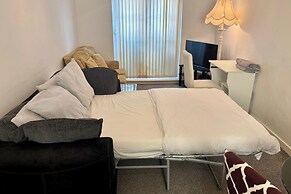 2 Bed Wolverhampton Apartment-sleeps 5
