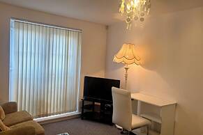 2 Bed Apartment-sleeps 4-free Parking