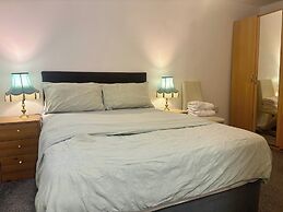 2 Bed Wolverhampton Apartment-sleeps 5