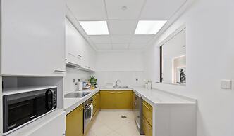Creekside Haven 2BR Marsa Plaza DFC