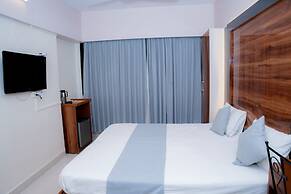 HOTEL WOODLAND