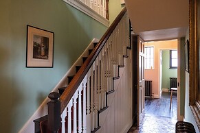 Stunning 4BD Home in Worcestershire