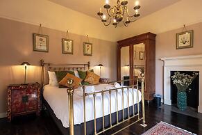Stunning 4BD Home in Worcestershire