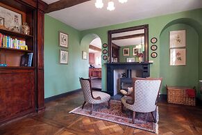 Stunning 4BD Home in Worcestershire