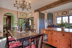 Stunning 4BD Home in Worcestershire