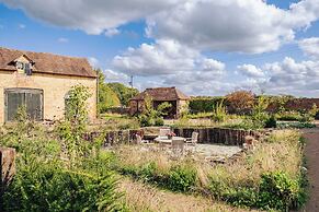 Stunning 4BD Home in Worcestershire