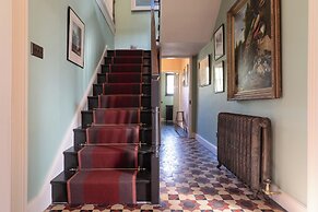 Stunning 4BD Home in Worcestershire