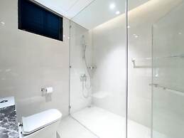 Lumiere Apartment Swanbay