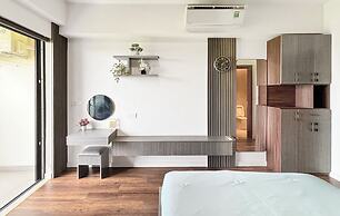 Lumiere Apartment Swanbay