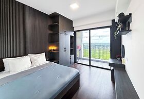 Lumiere Apartment Swanbay