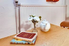 Basement Studio in Summertown With Kitchenette