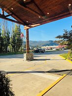 Sandpoint Inn