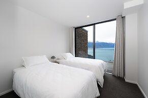 The Alpine Lakeview Luxe Retreat