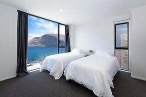 The Alpine Lakeview Luxe Retreat
