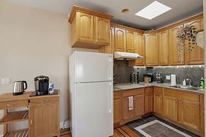 Private Room in SF - Shared Bath Kitchen