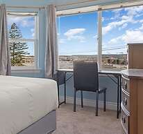 Private Room in SF - Shared Bath Kitchen