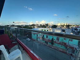 2BR Penthouse with Rooftop Pool