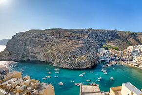 Stylish Apartment - Breathtaking Views in Xlendi