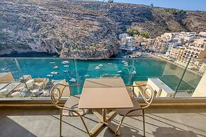 Stylish Apartment - Breathtaking Views in Xlendi