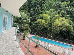 Toraille Waterfall Villas