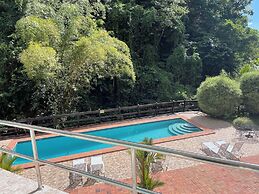 Toraille Waterfall Villas