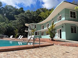 Toraille Waterfall Villas