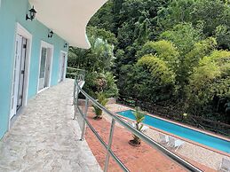 Toraille Waterfall Villas