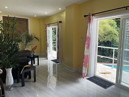 Toraille Waterfall Villas