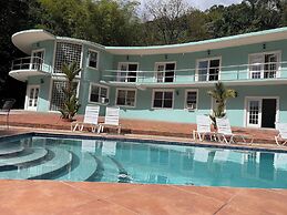 Toraille Waterfall Villas