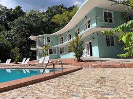 Toraille Waterfall Villas