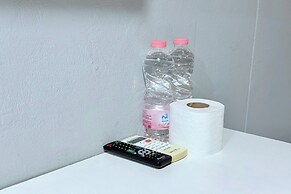 Sukhum Huai Khwang Guest House
