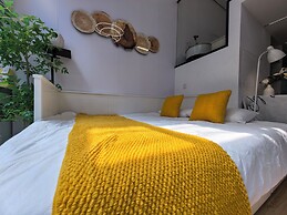 Shanghai Hills & Aromahome Shikumen