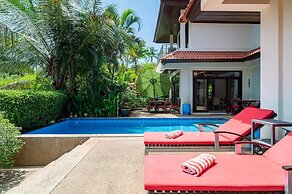4BR Villa beach walking distance KBR44